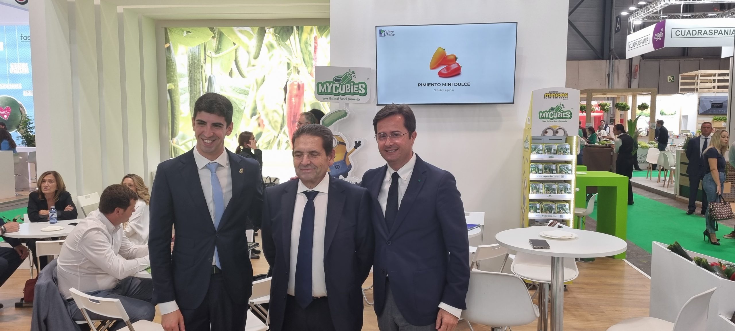 Francisco Góngora, alcalde de El Ejido, visita el stand de Nature Choice en la Fruit Attraction 2022